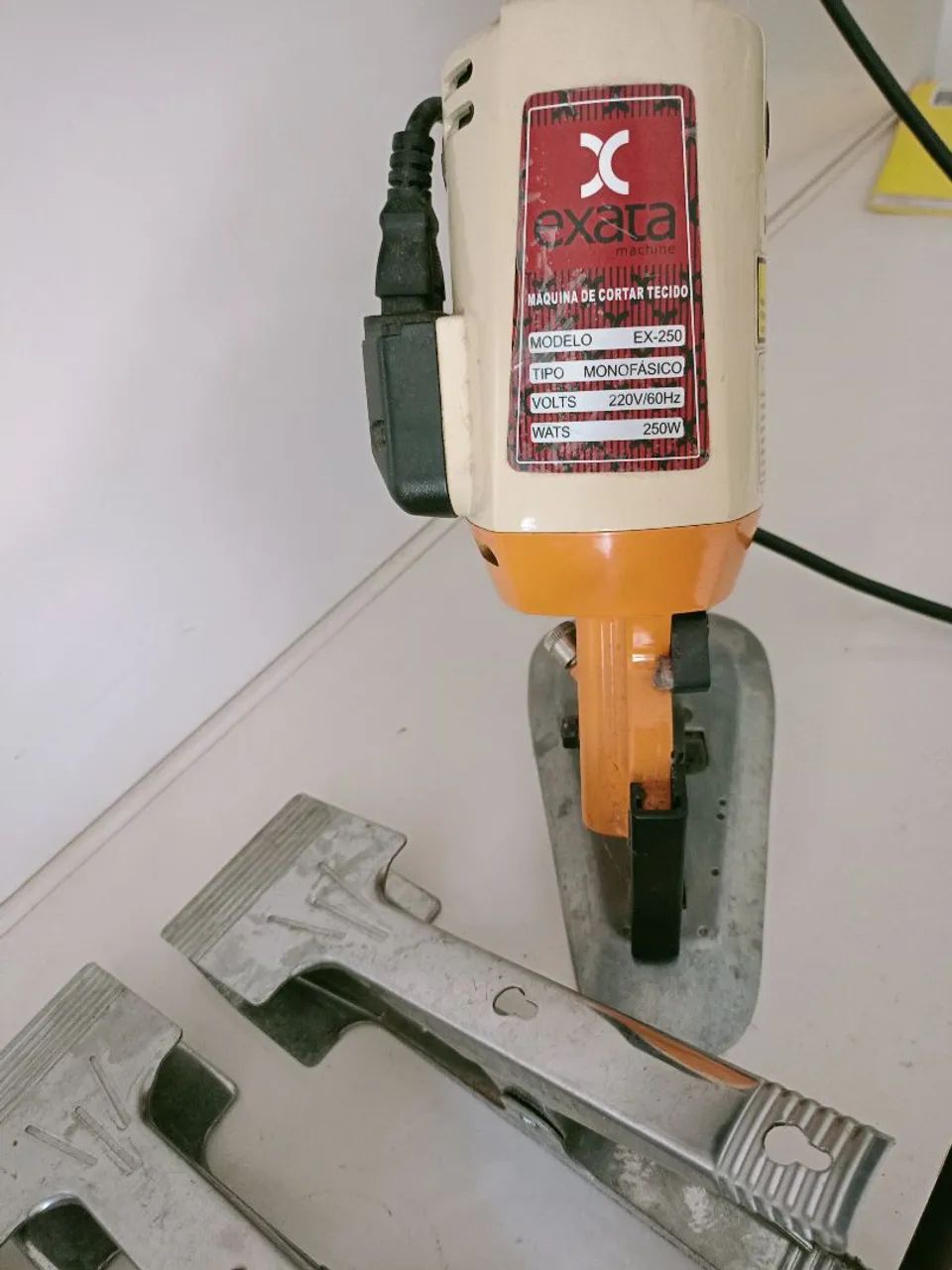 Máquina de corte semi nova  - Foto 4