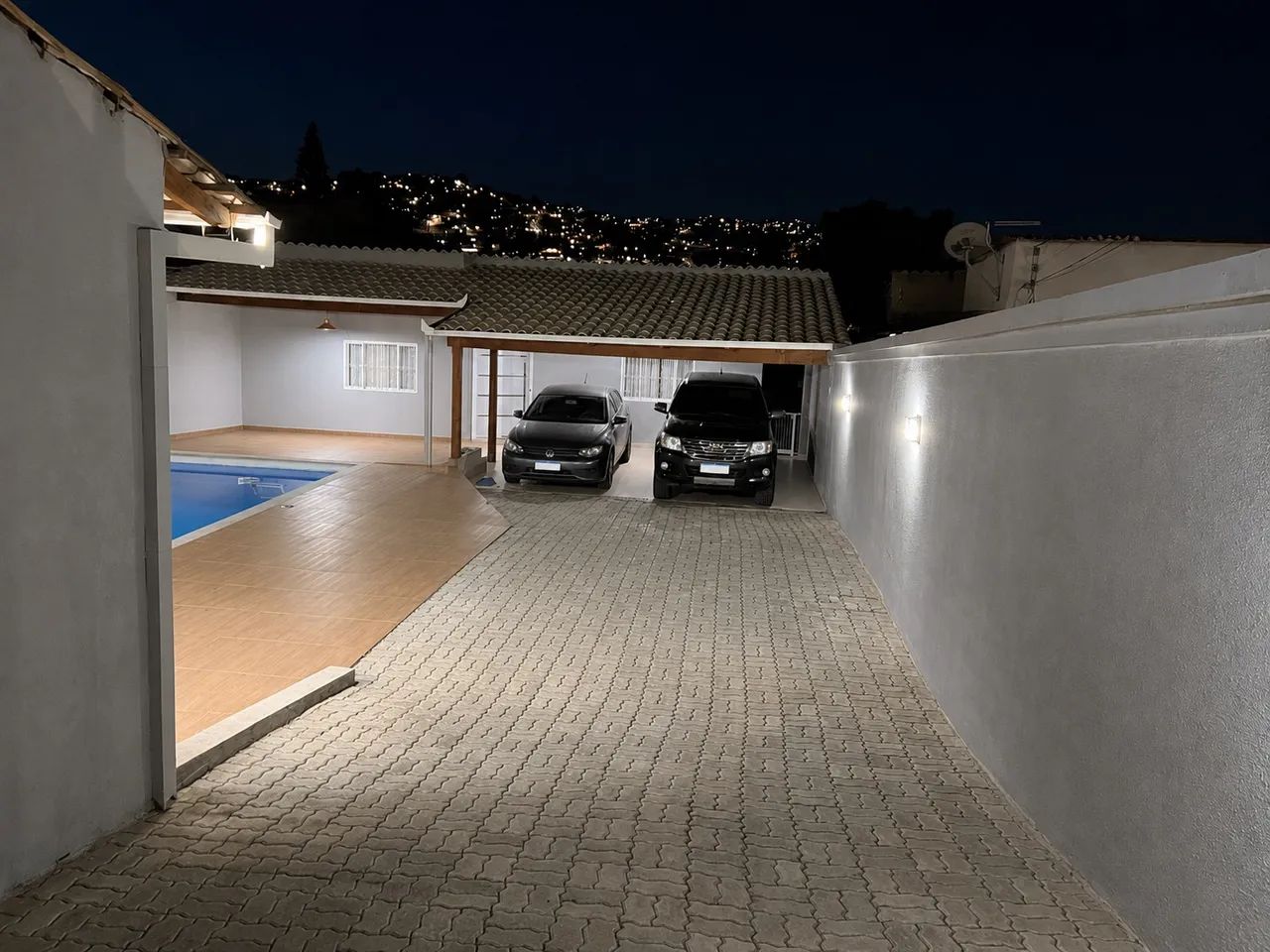 OPORTUNIDADE ÚNICA - CASA COMPLETA E IMPONENTE! - Foto 4