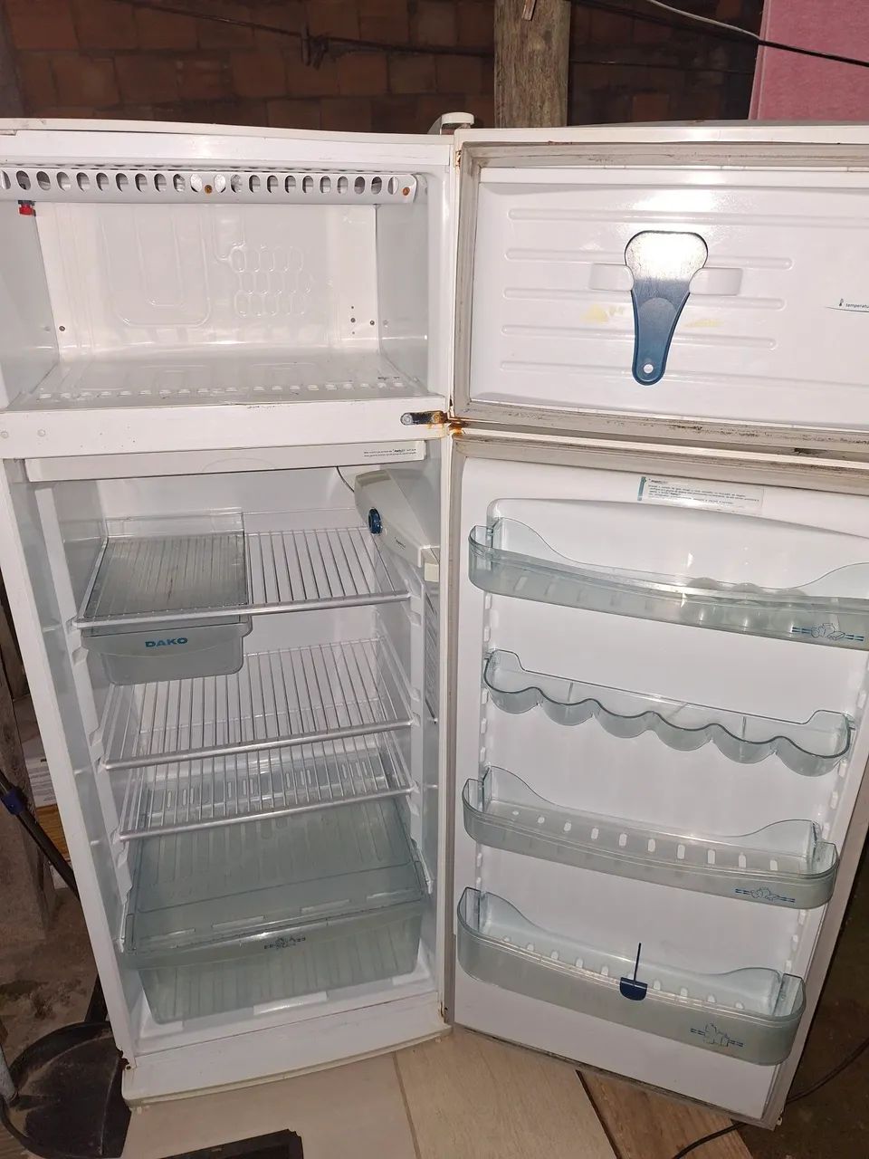 Vendo geladeira funcionando perfeitamente  - Foto 3
