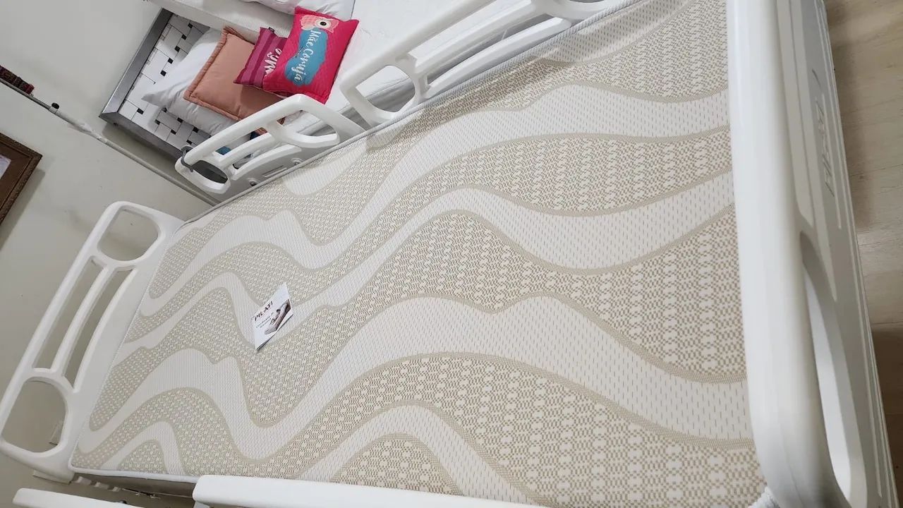 VENDE-SE CAMA E CADEIRA HOSPITALAR  - Foto 2