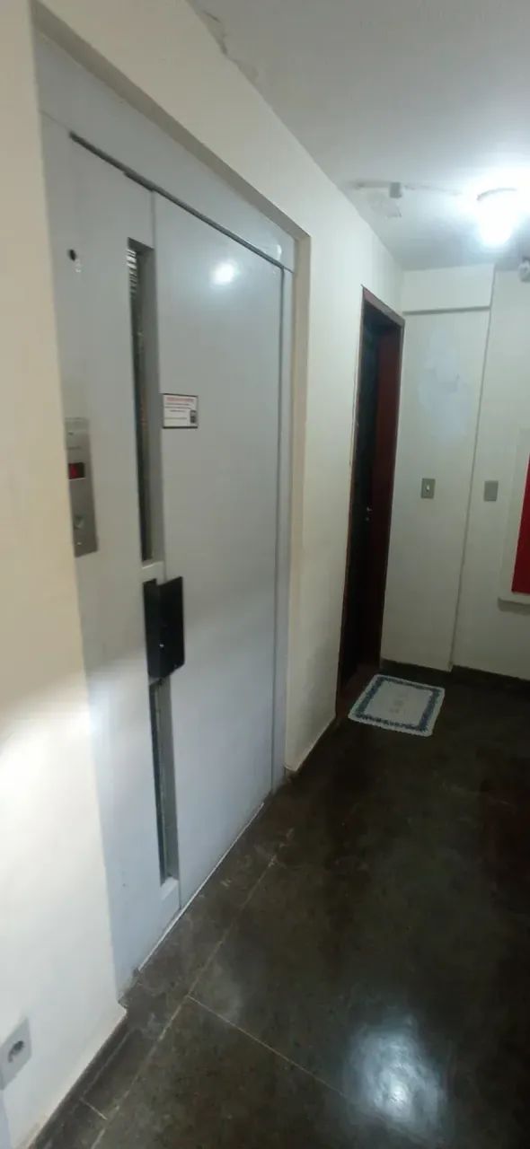 CNB 02 Taguatinga centro 2 quartos com garagem elevador troca - Foto 5