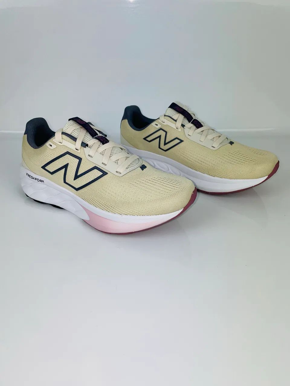 Tênis New Balance 520 V9 - Foto 2