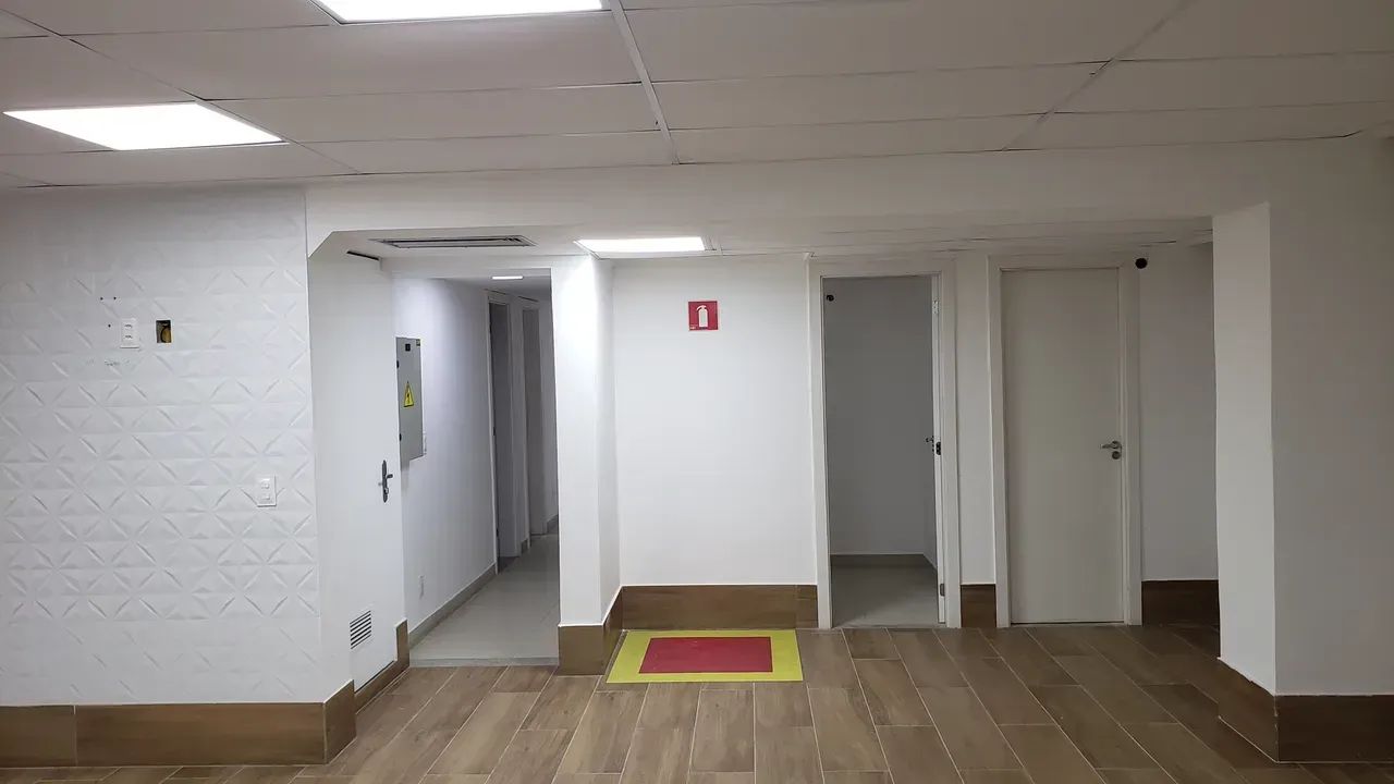 Prédio Comercial em Ondina  1222 Av. Adhemar de Barros