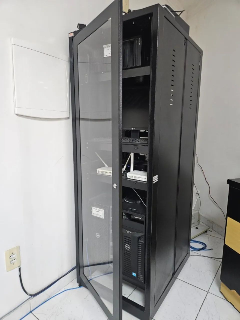 RACK SERVIDOR FECHADO