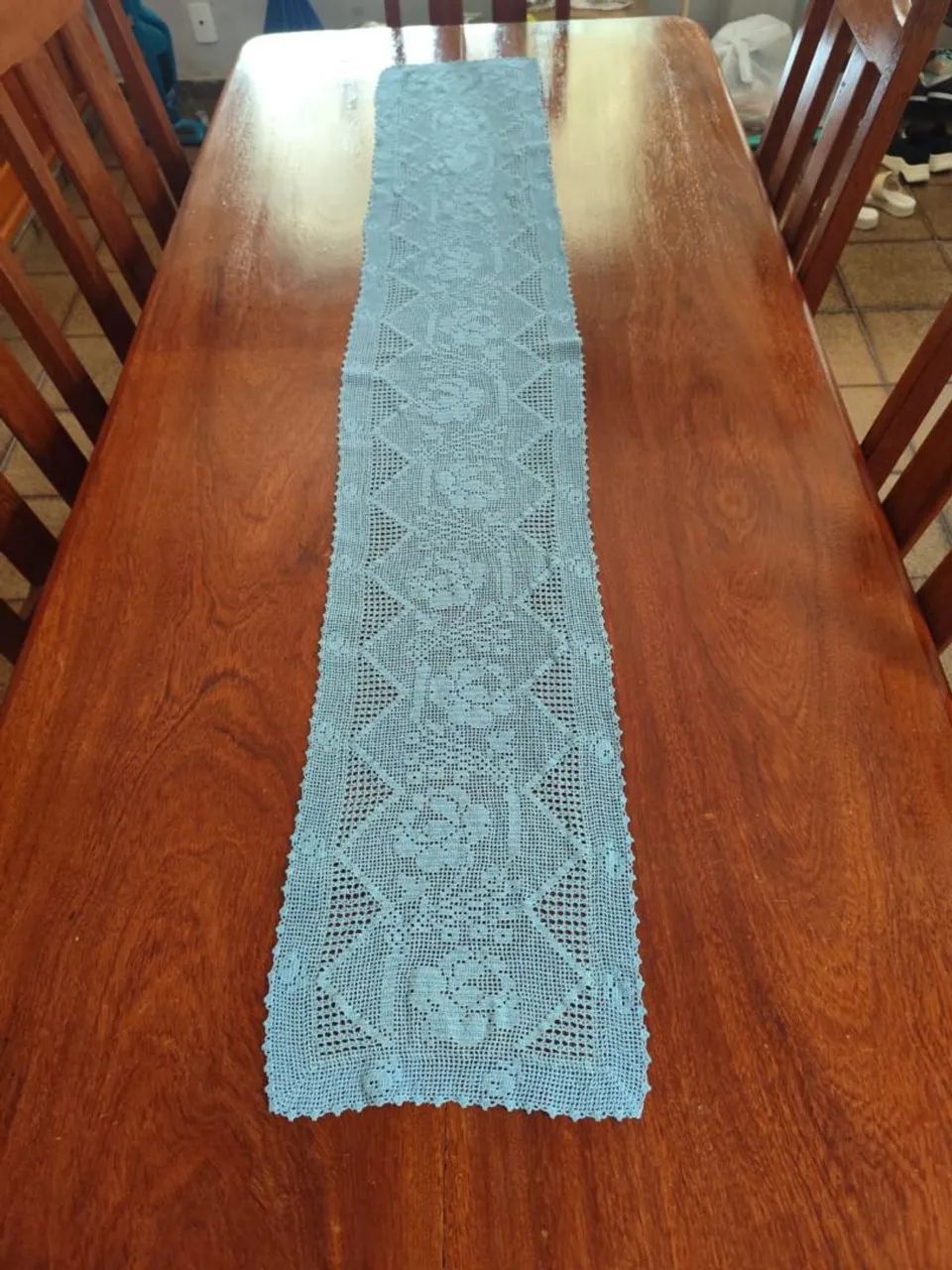 Caminho de mesa de  crochê filet 