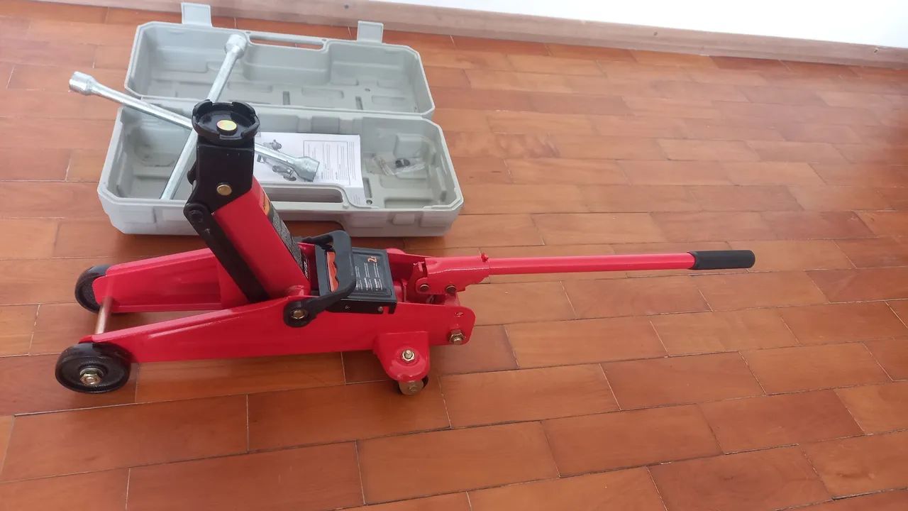 Vendo macaco jacaré até 2ton novo + chave cruz universal 13,14,15