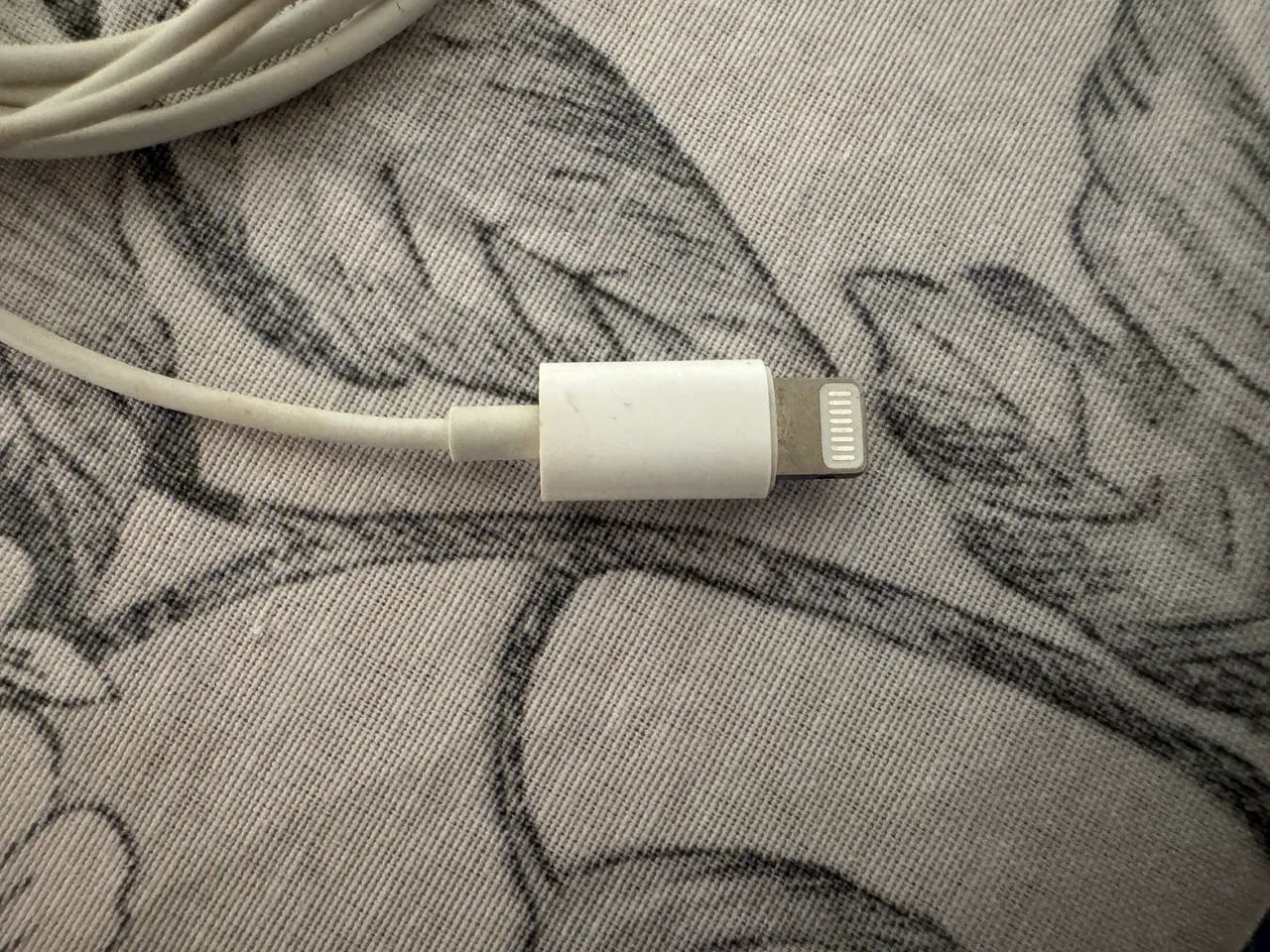 Apple EarPods com conector Lightning original - Foto 2