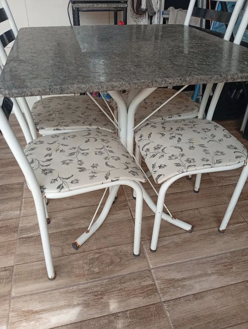Mesa de ferro de 4 cadeiras - Foto 3