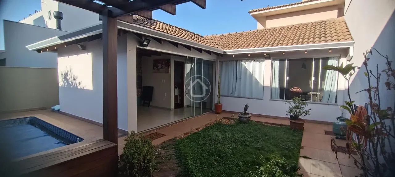 SOBRADO AMPLO E MODERNO COM 5 QUARTOS E PISCINA. - Foto 2