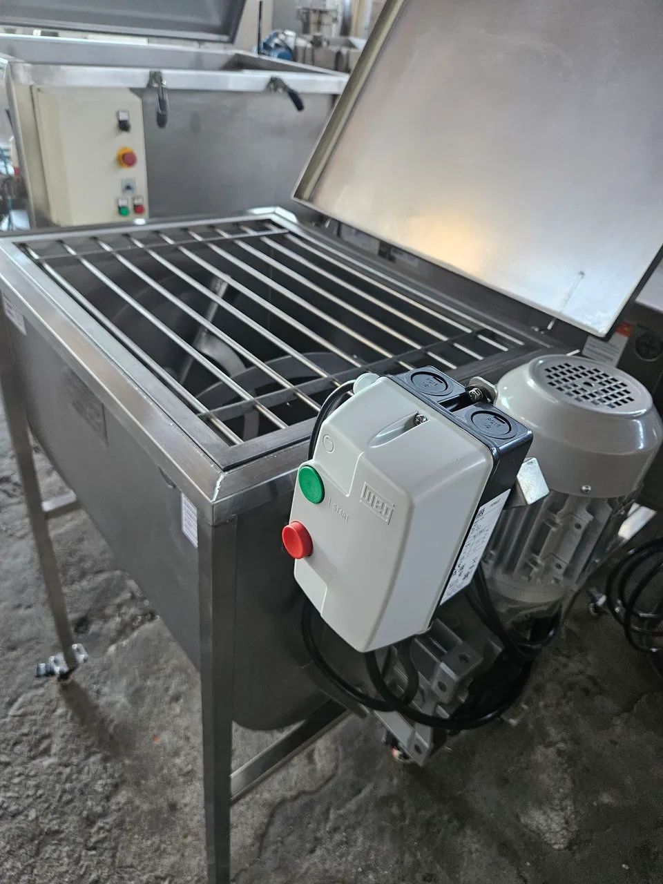 Ribbon Blenders novos a pronta entrega - 100 litros  - Foto 2