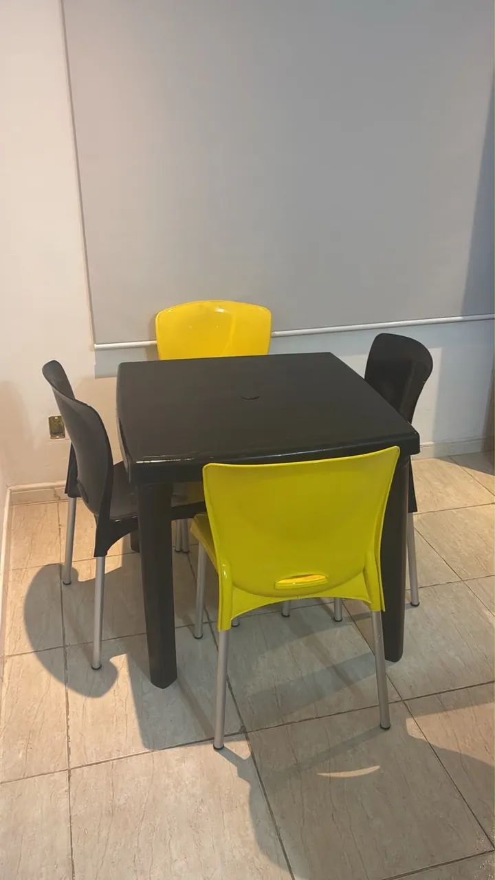 Conjunto mesa com 4 cadeiras  - Foto 2