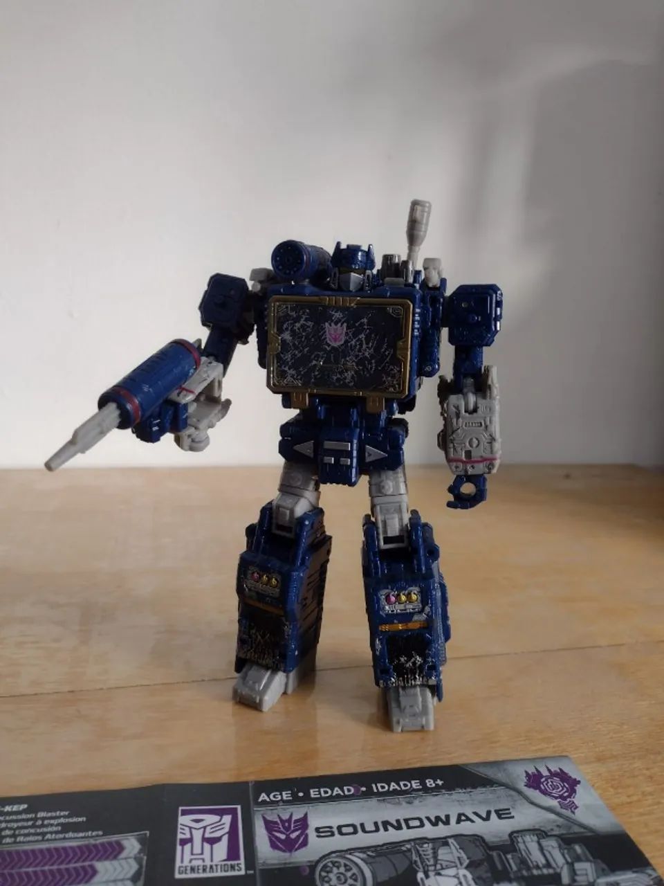 Transformer Siege War for Cybertron Soundwave completo