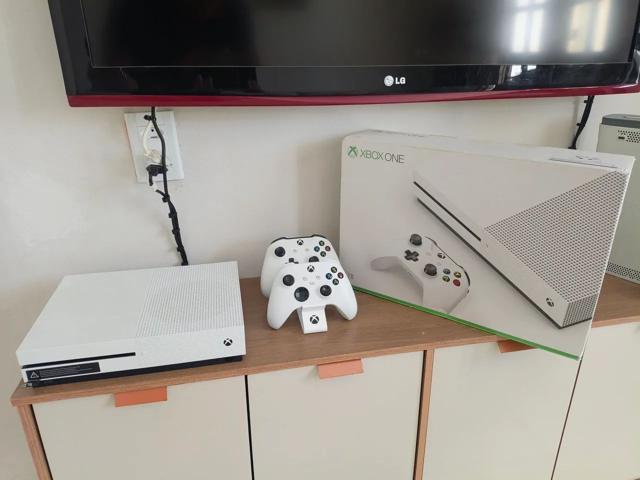 XBOX ONE S ZERO (1 TERA) ARAPIRACA - Foto 5
