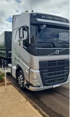 Caminhão Volvo 