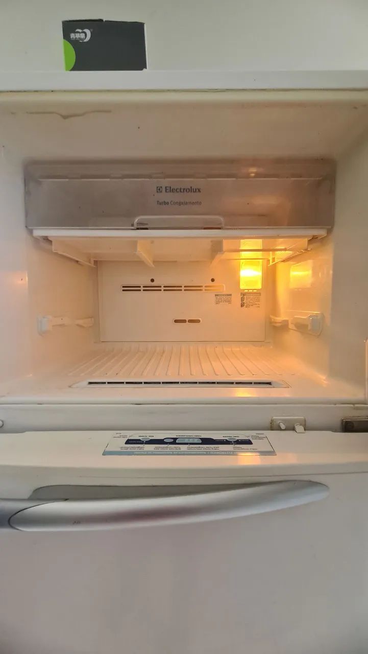 Vende-se geladeira Frost free Eletrolux 382l  - Foto 4
