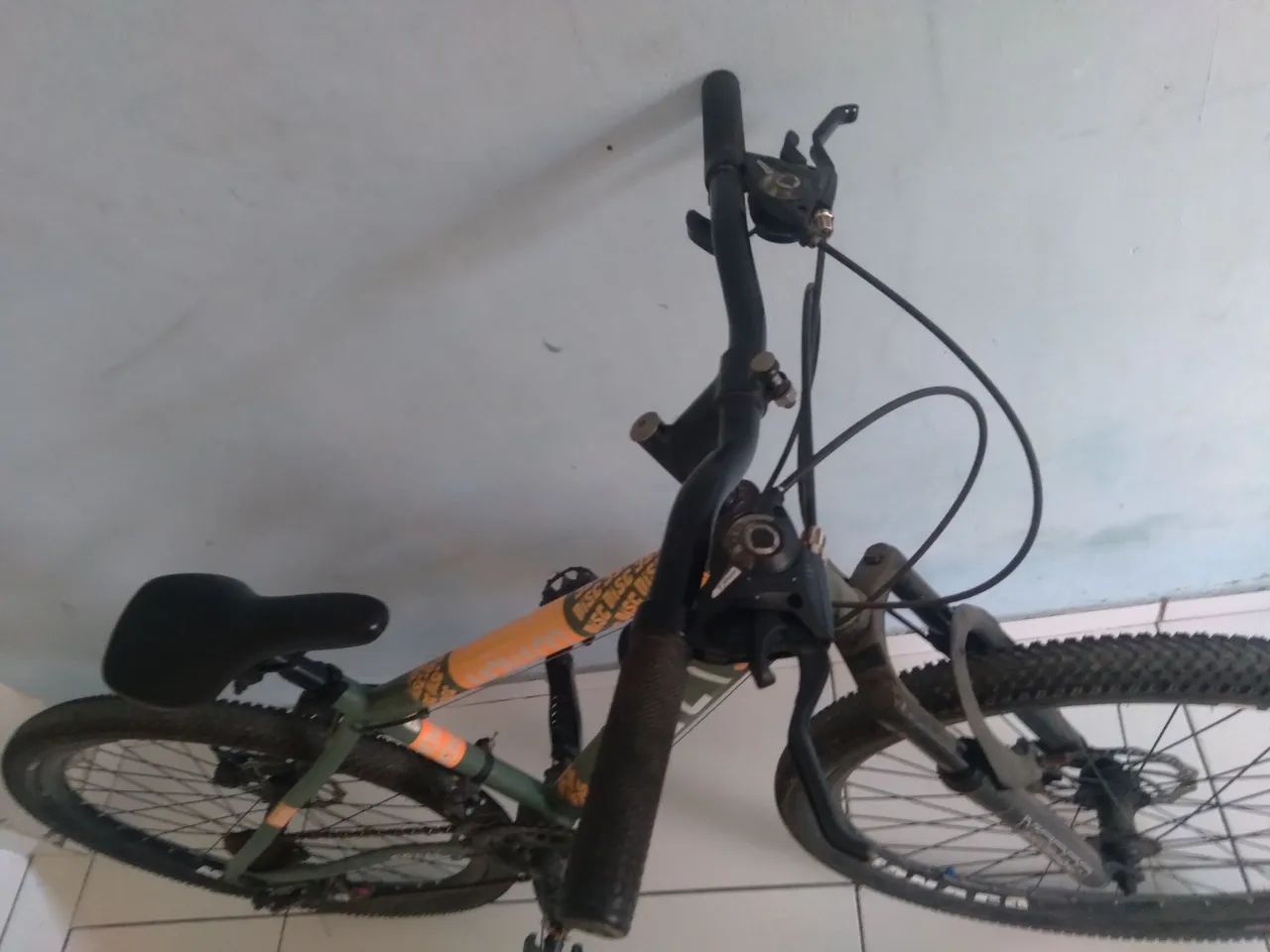Bicicleta colli Mônaco, aro 25, freio a disco com 21 marchas  - Foto 3