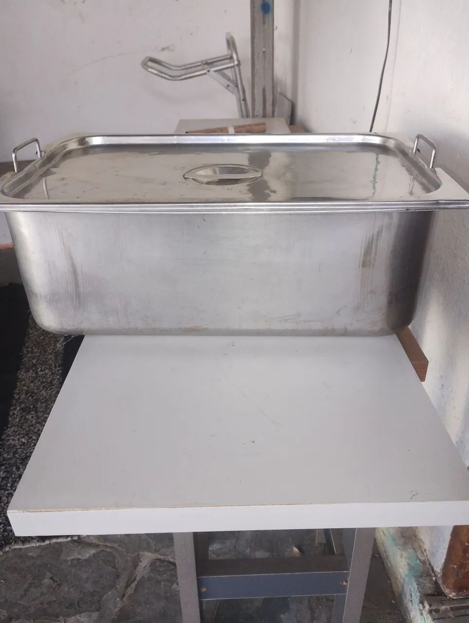 Cuba de alimento com tampa 