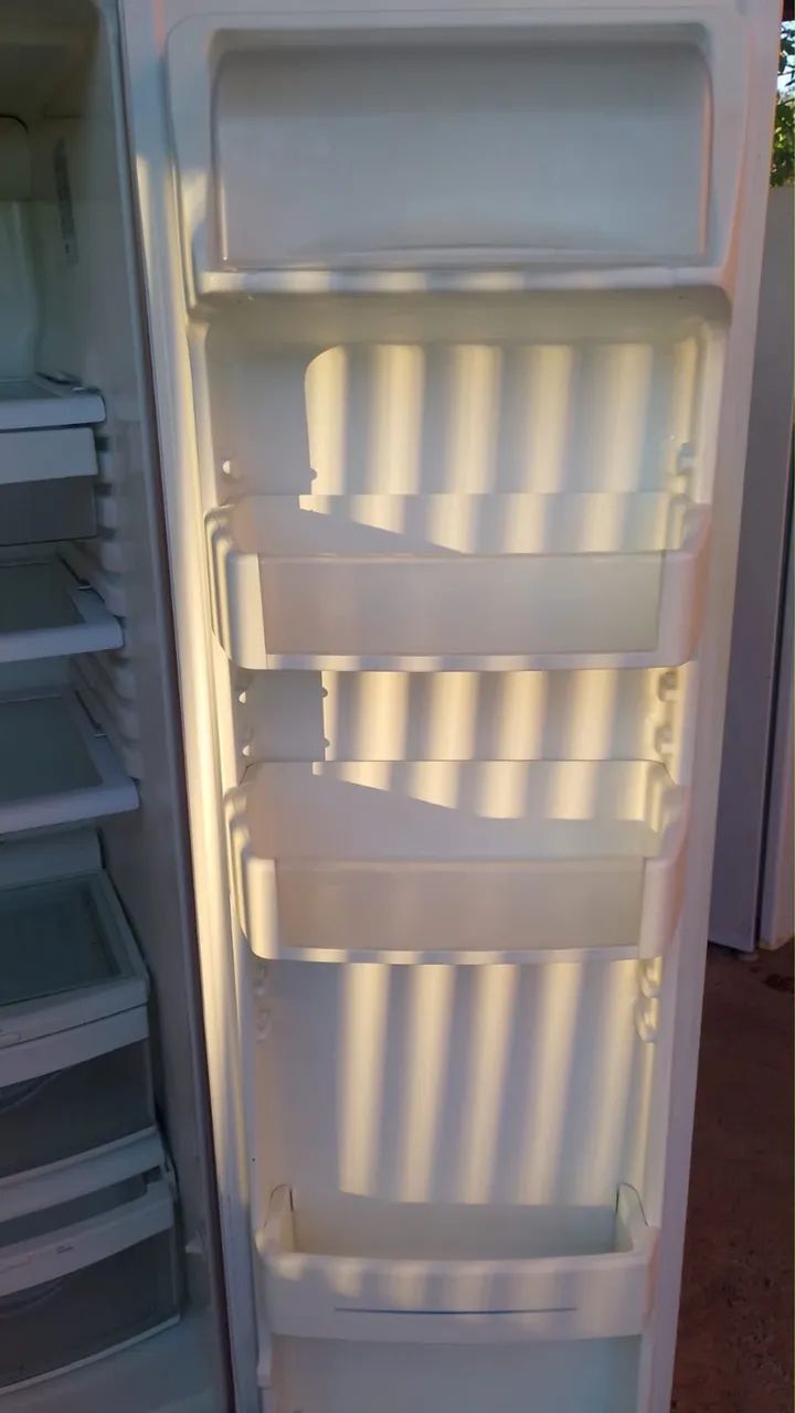 Vendo ou troco geladeira top  - Foto 3