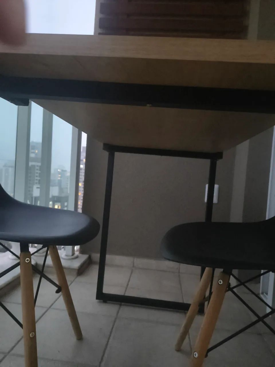 Conjunto de mesa e cadeiras - Foto 4