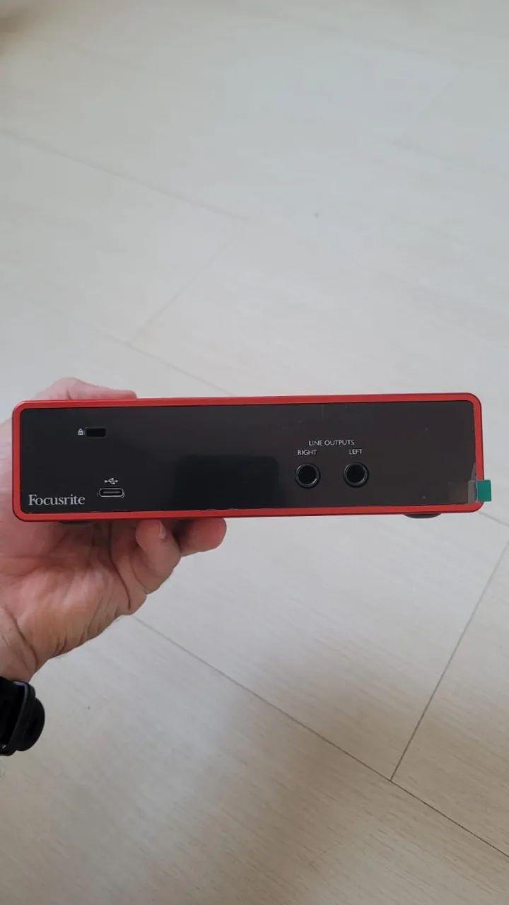 Interface de Áudio Focusrite Scarlett 2i2 3ª Geração - Foto 3