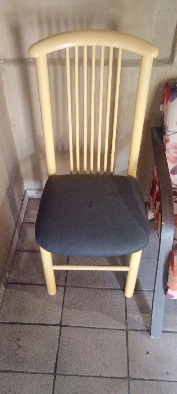 Vendo cadeira de madeira  - Foto 2