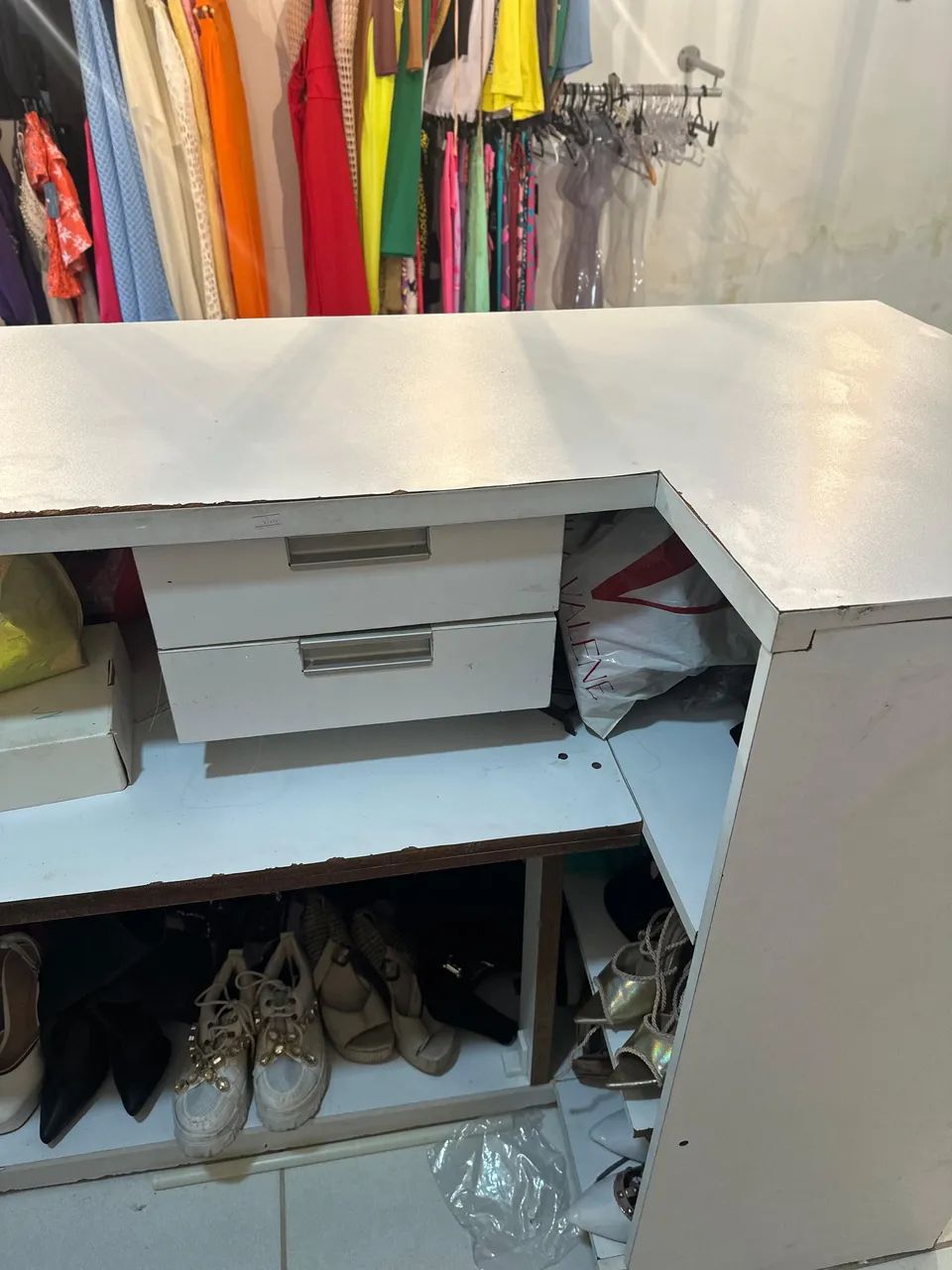 Balcão para loja com nicho para estoque - Foto 3