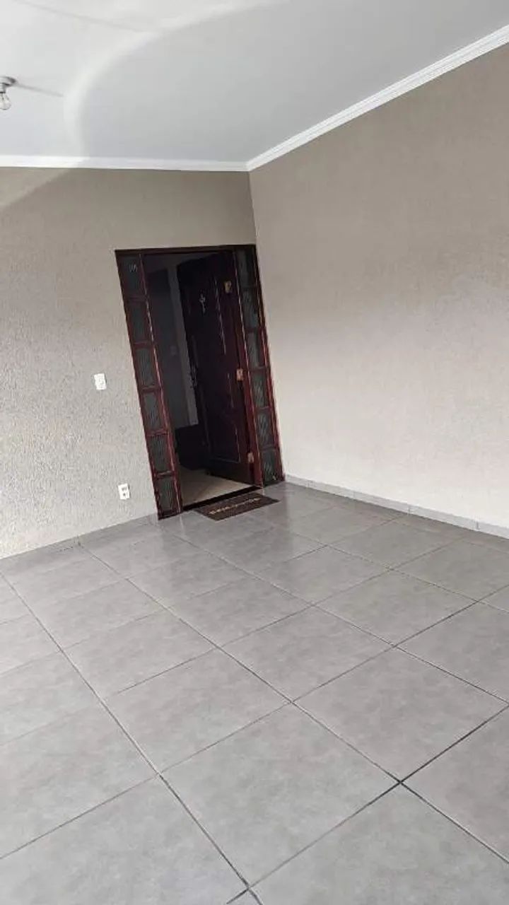 Casa Térrea com 2 Quartos e 1 suíte - Bairro Jd Leblon - Foto 3