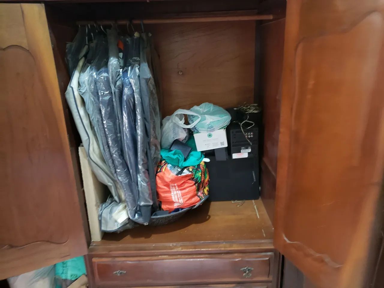 Guarda-roupa clássico em madeira maciça Provençal  - Foto 5