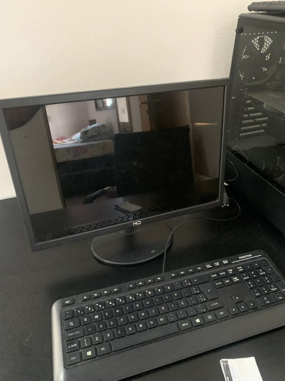 Vendo computador com mesa e cadeira
