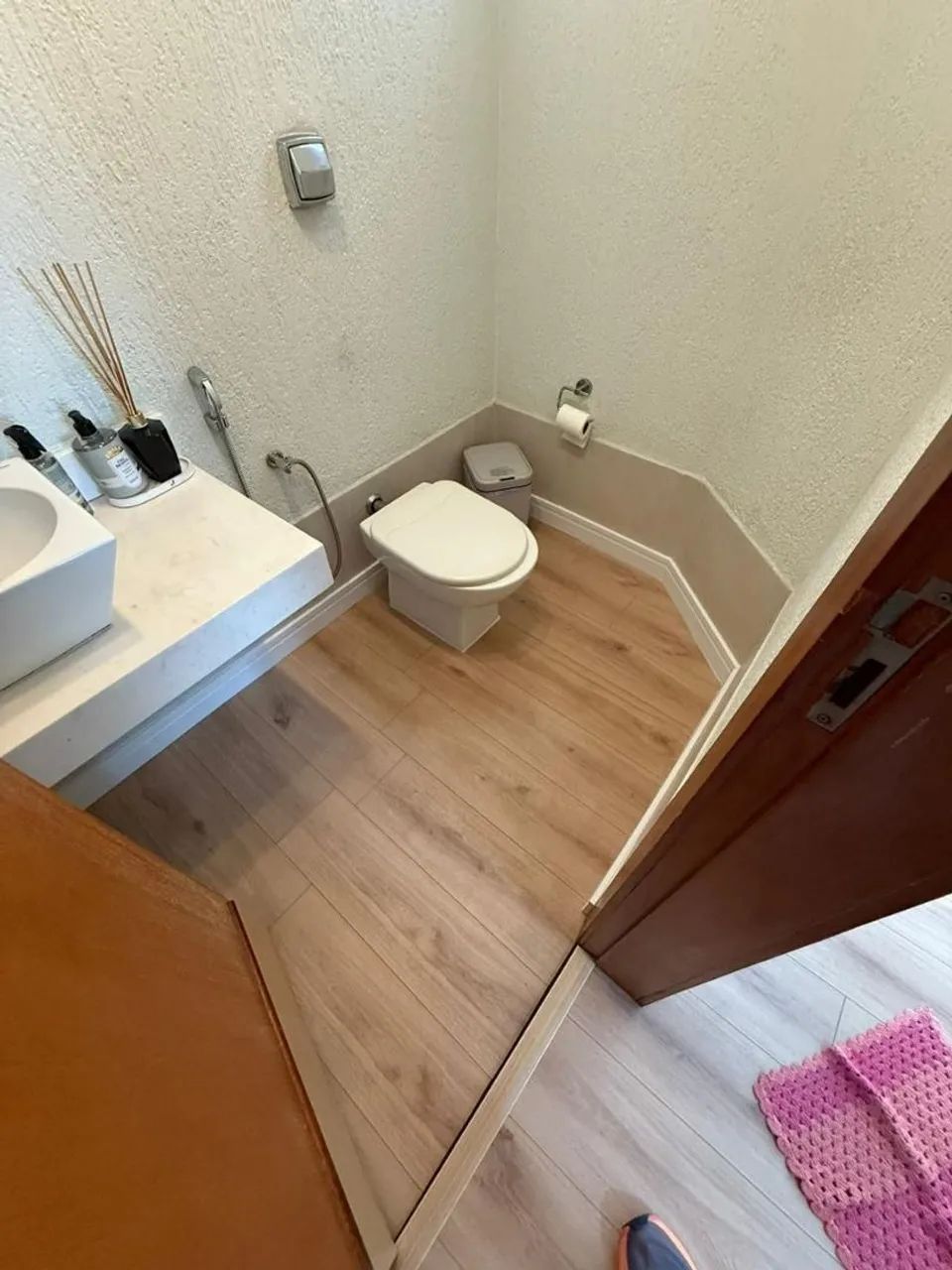 Pisos vinílicos e painéis ripados  - Foto 5