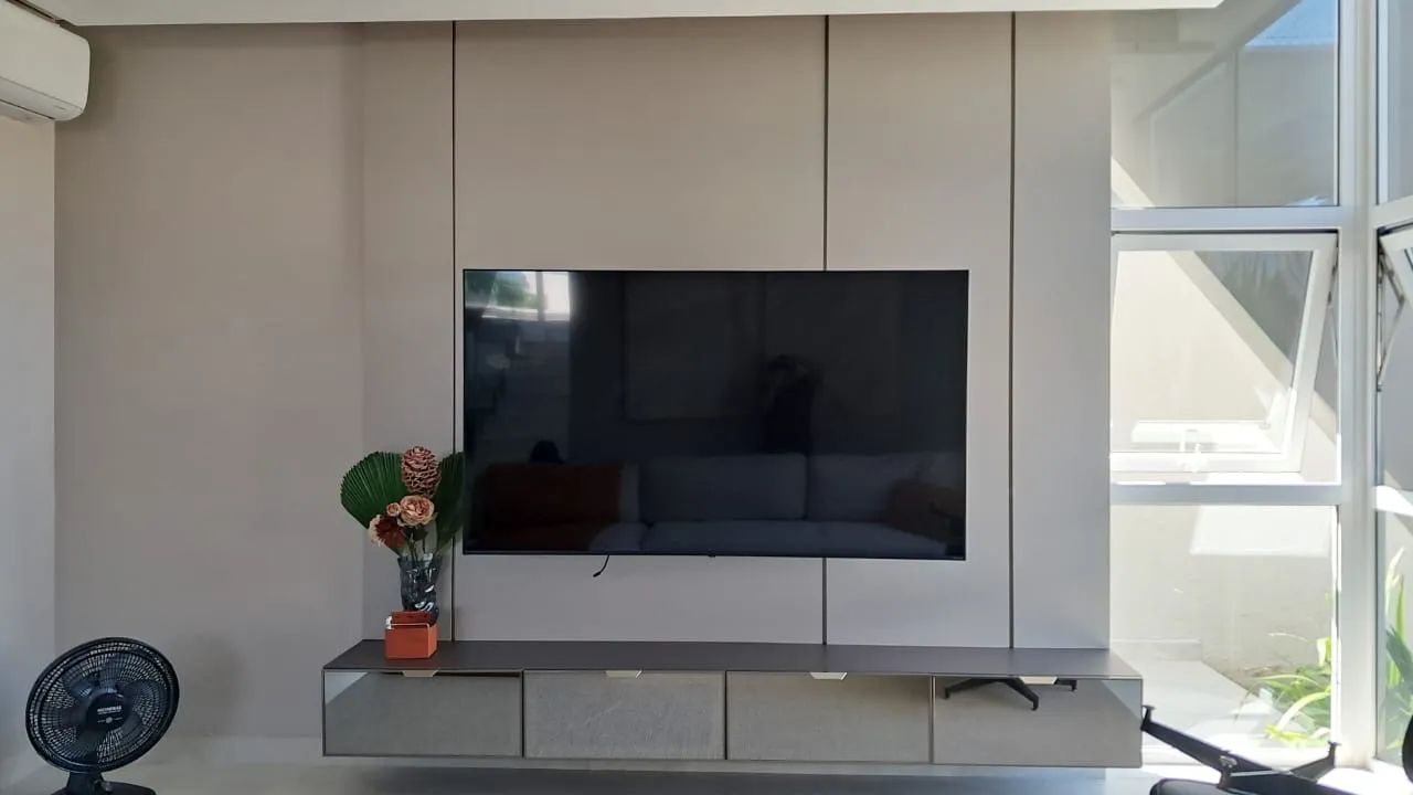 Painel e rack mdf feito pela Dossa - Foto 2