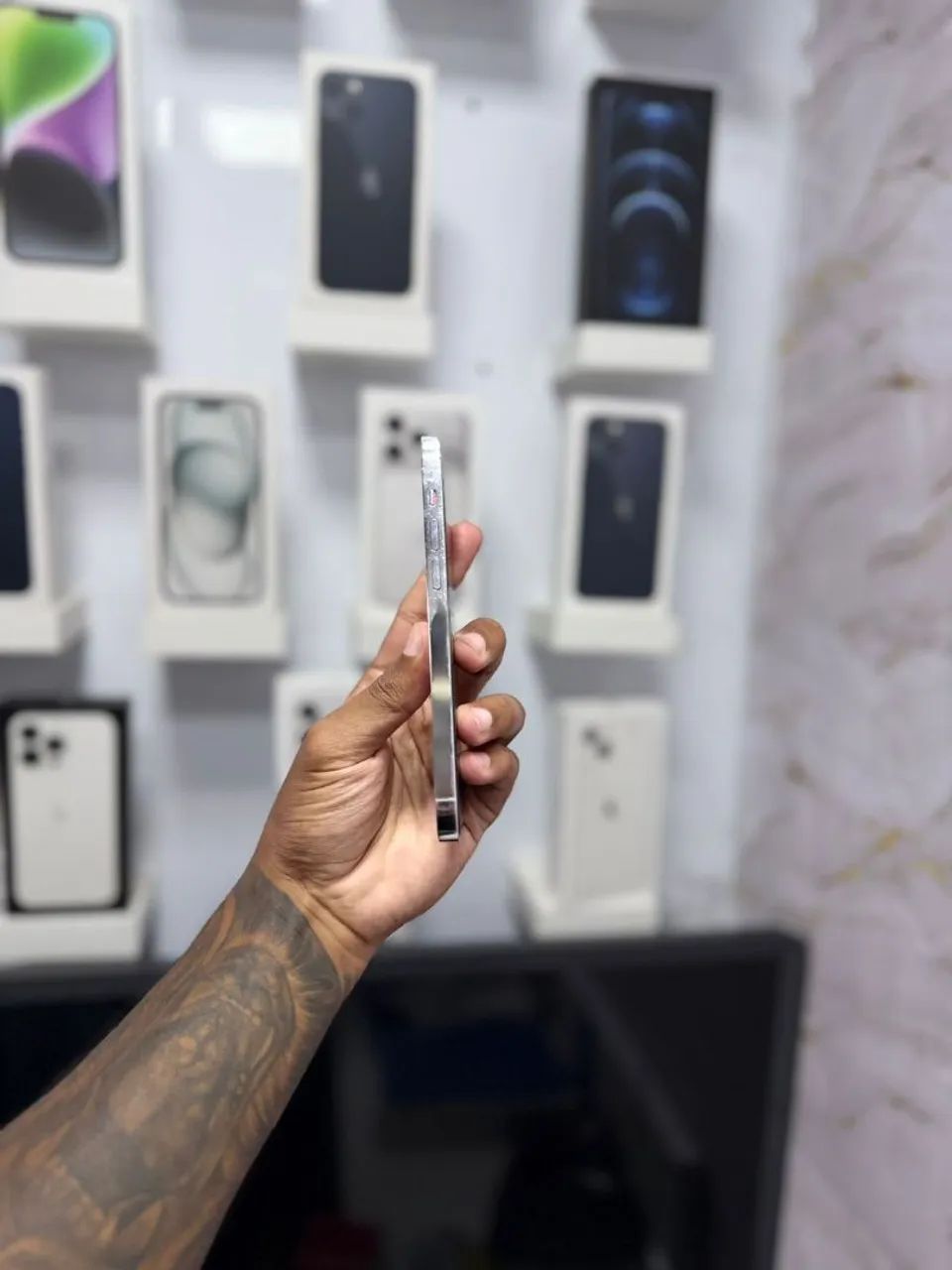 IPHONE 12 PRO 128GB<br>R$ 2.199,00 - Foto 4