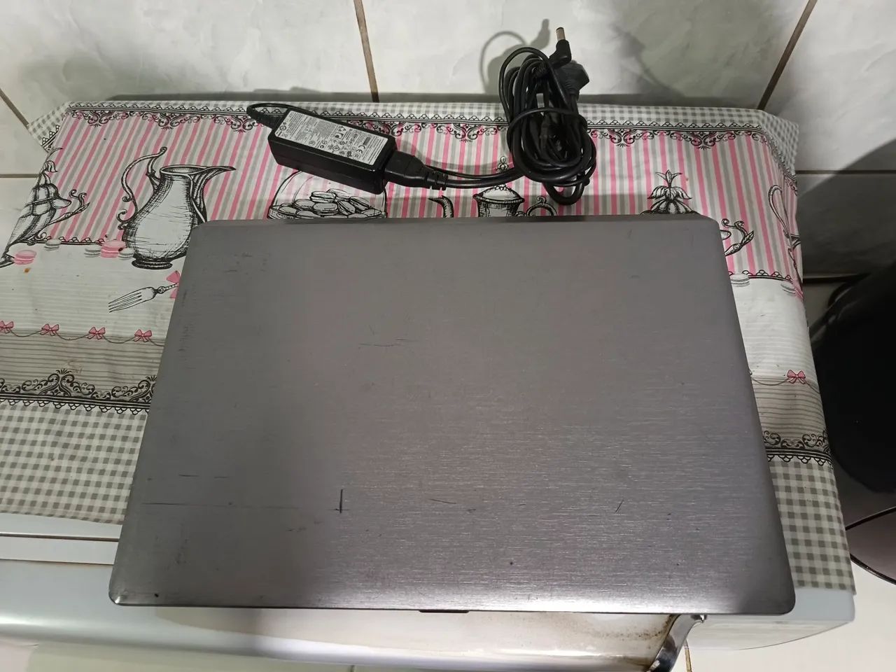 Notebook positivo com 4gb memória, ssd, teclado ok, Bat ok, carregador.  - Foto 4