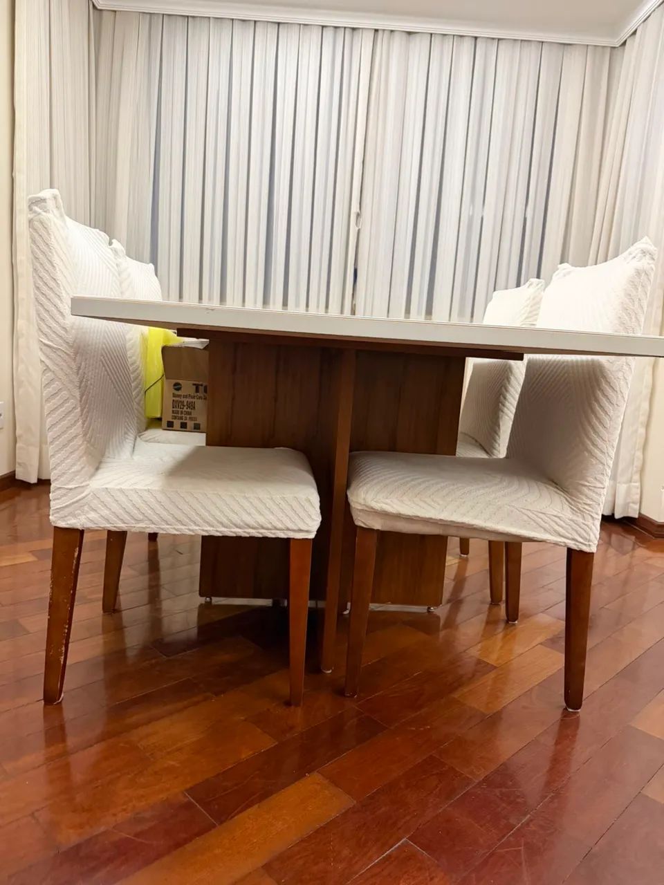 Mesa off-White  1,80m com 4 cadeiras - Foto 3