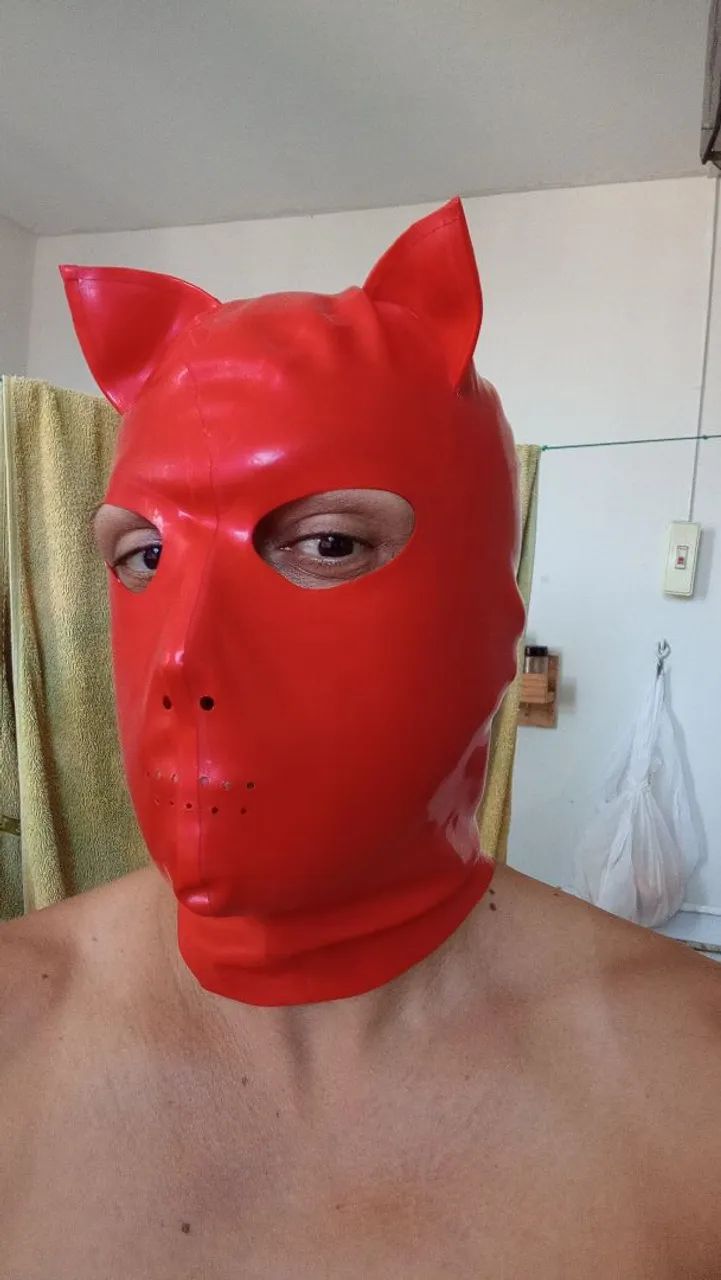 Máscara de látex vermelha - Foto 3