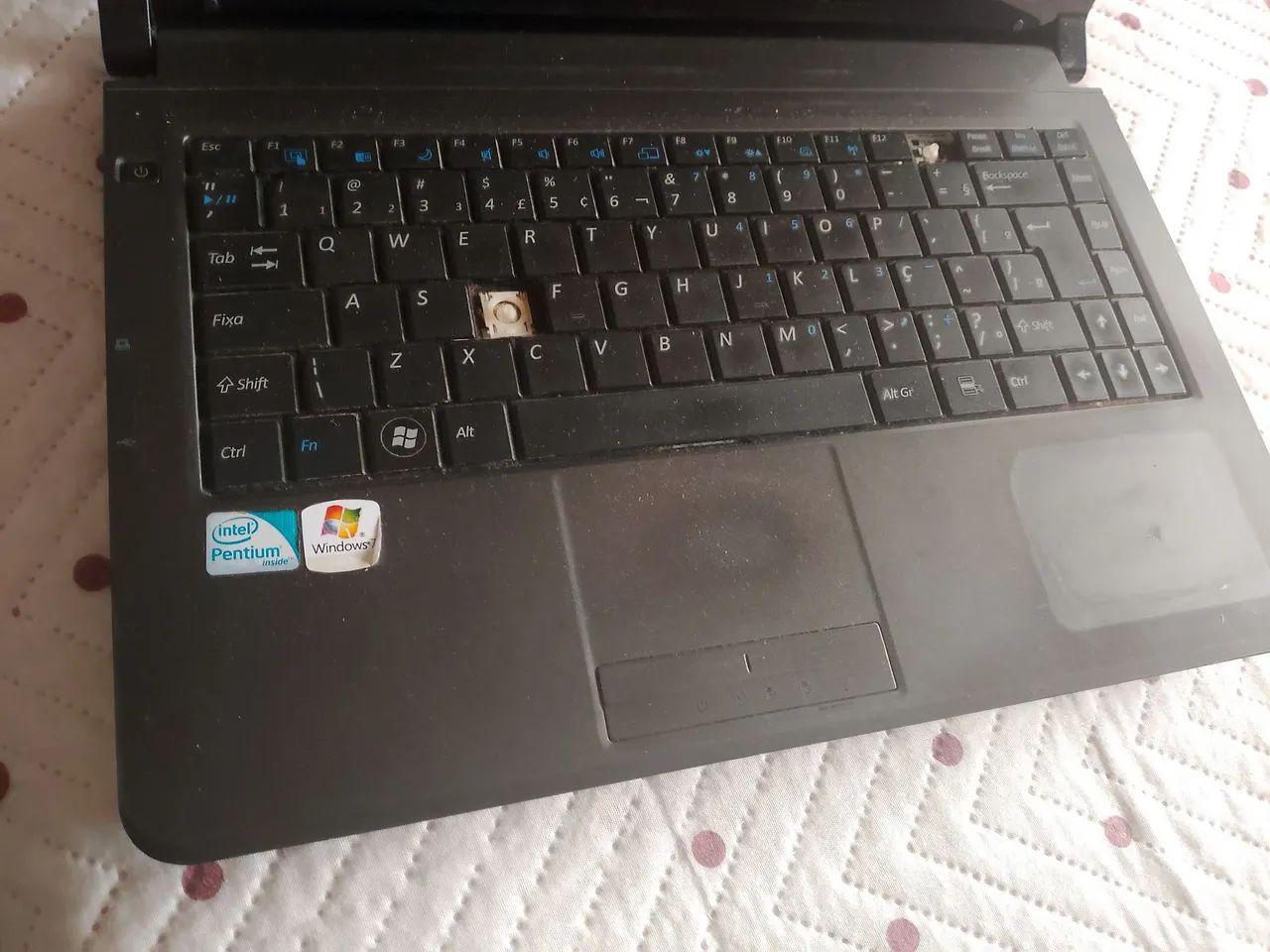 Vendo esse carcaça de notebook pra retirada de peças  - Foto 3