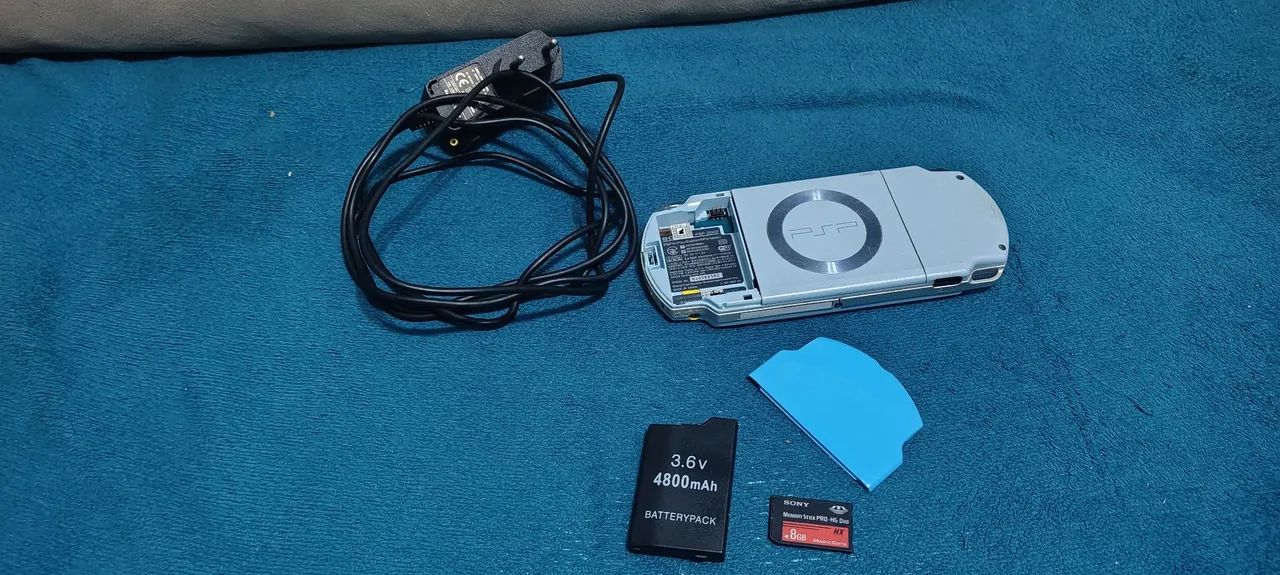 PSP raro azul Felícia TD funcionando. ler descrição - Consoles de