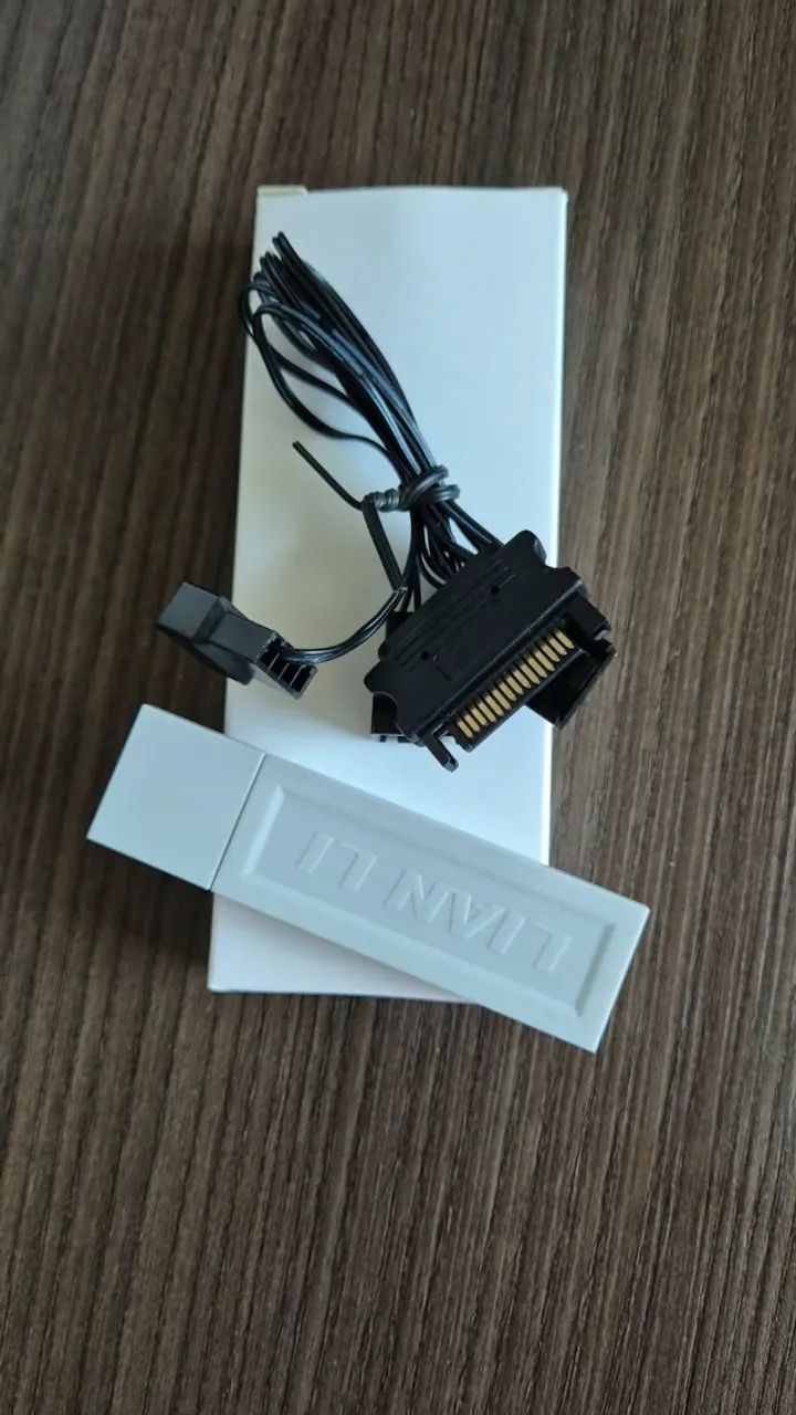 Lian Li L-Wireless Controller branca, modelo RF-T-W