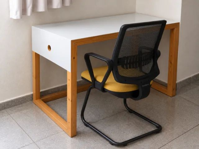 Conjunto escritório mesa e cadeira Tok Stok