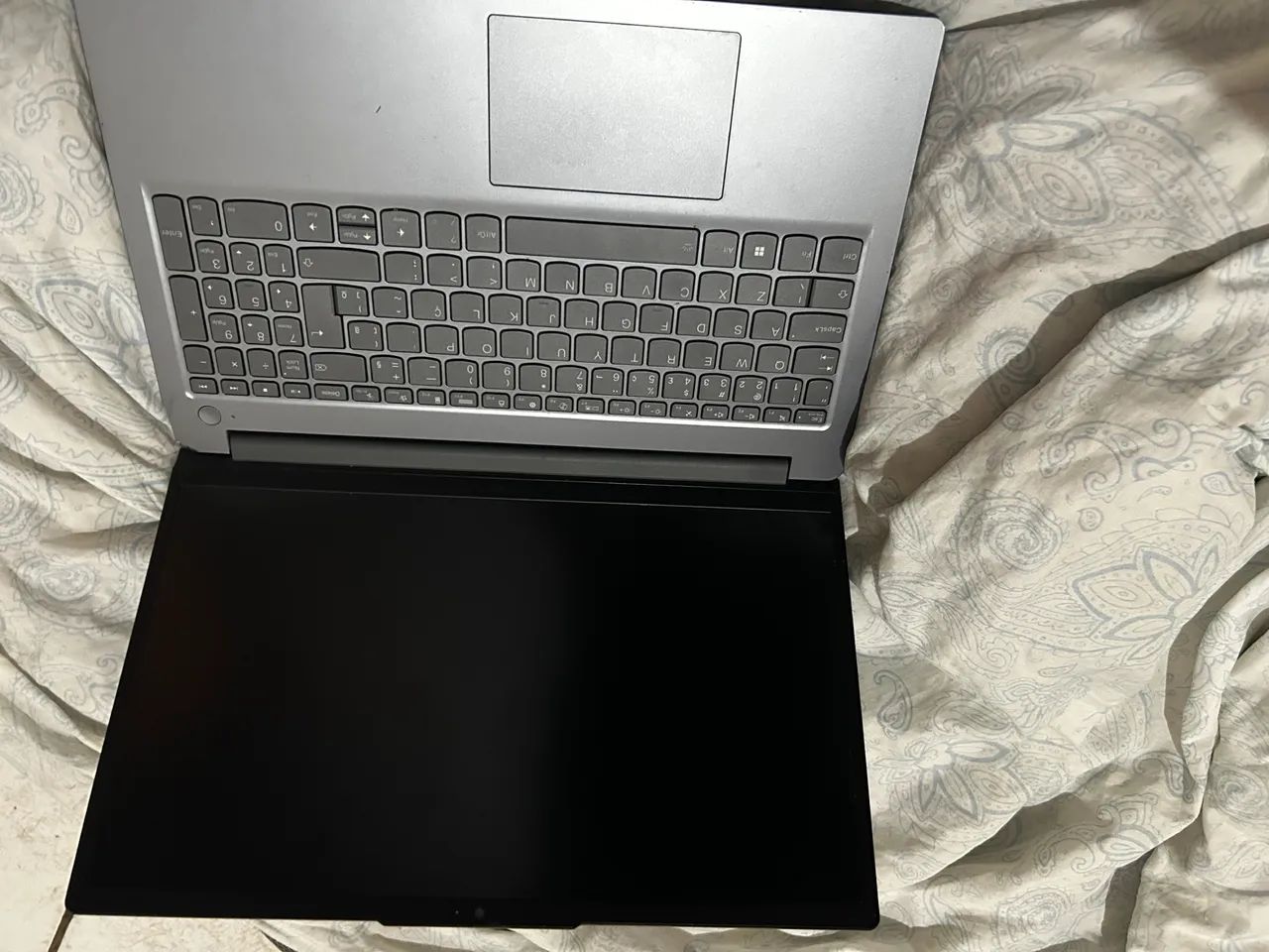 VENDO NOTEBOOK LENOVO LOQ - Foto 2