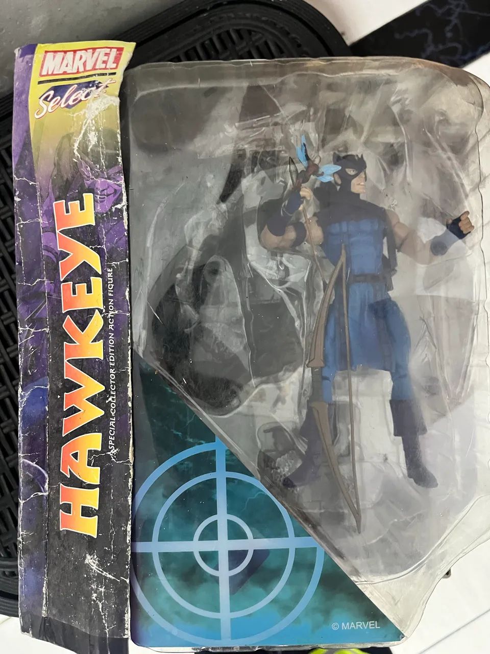 Gavião Arqueiro Marvel Select completo 