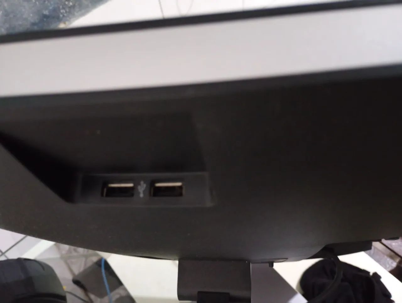 Monitor IPS 24" com base giratória - Foto 4