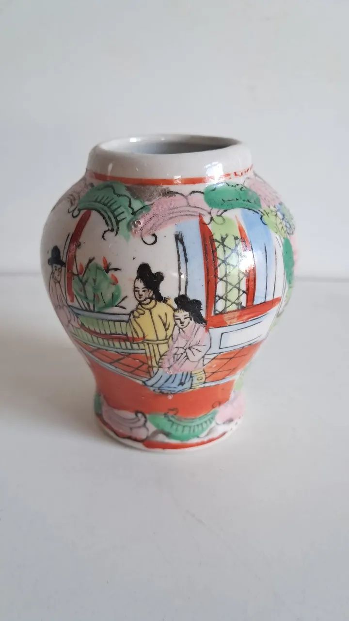 Vasinho chinês, 8 cm, em perfeito estado!