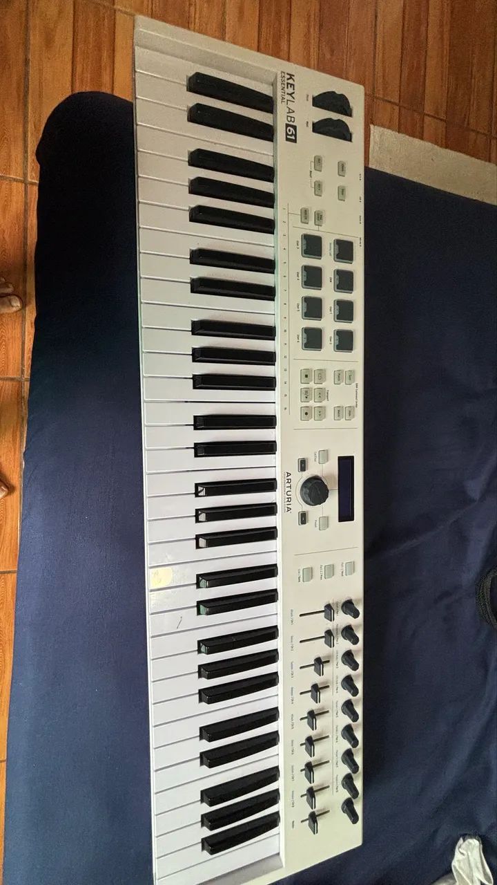 Arturia KeyLab 61 - Impecável + Capa | Aceito Propostas - Foto 4