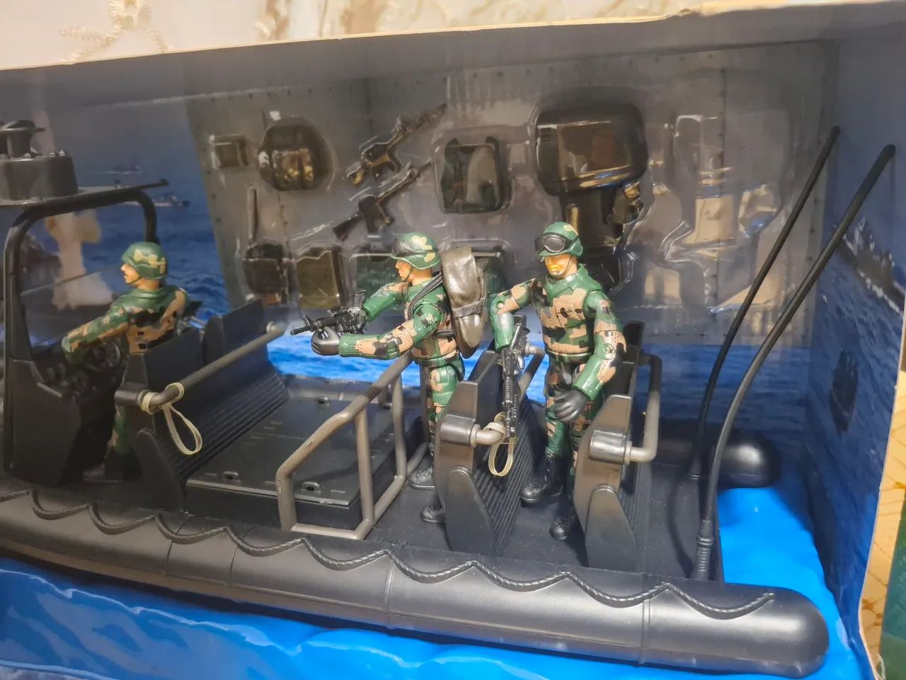 Conjunto Lancha World Peacekeepers / Comandos em Ação - Brinquedos