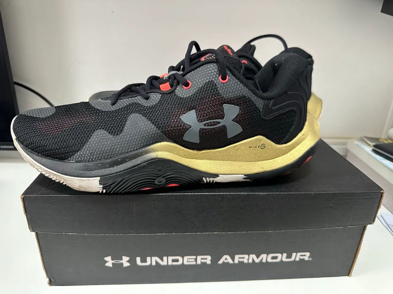 TÊNIS UNDER ARMOUR 