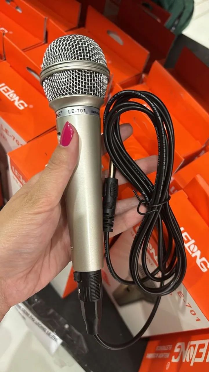 Microfone Lelong Le-701 Dinâmico Com Fio 2,5 Metros De Cabo