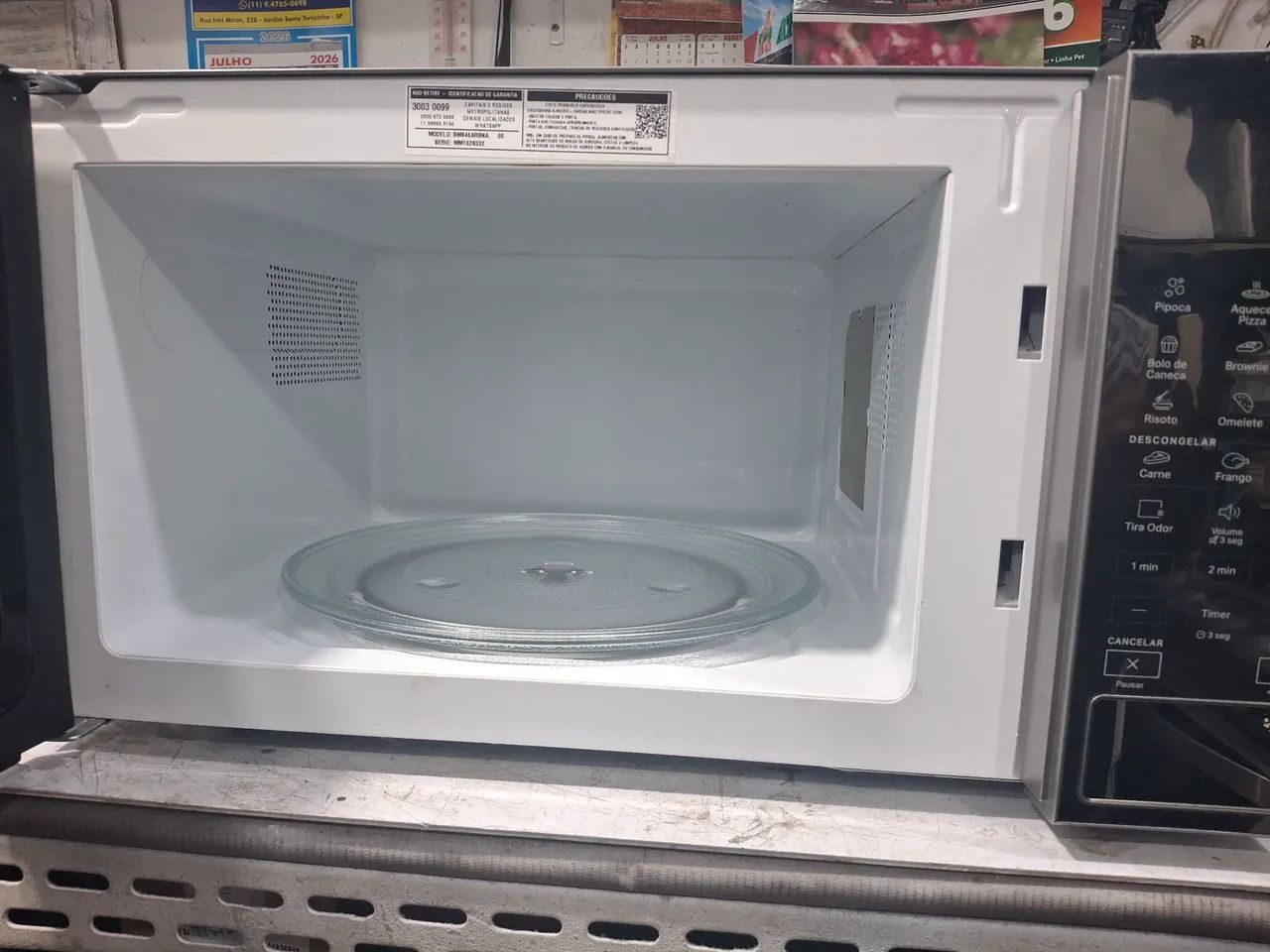 Microondas BRASTEMP 30 litros 127 v usado  - Foto 3
