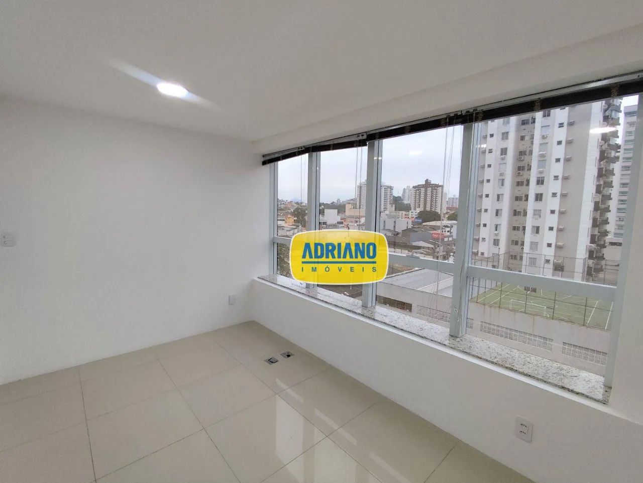 Sala para alugar, 52 m² por R$ 3.984,21/mês - Estreito - Florianópolis/SC