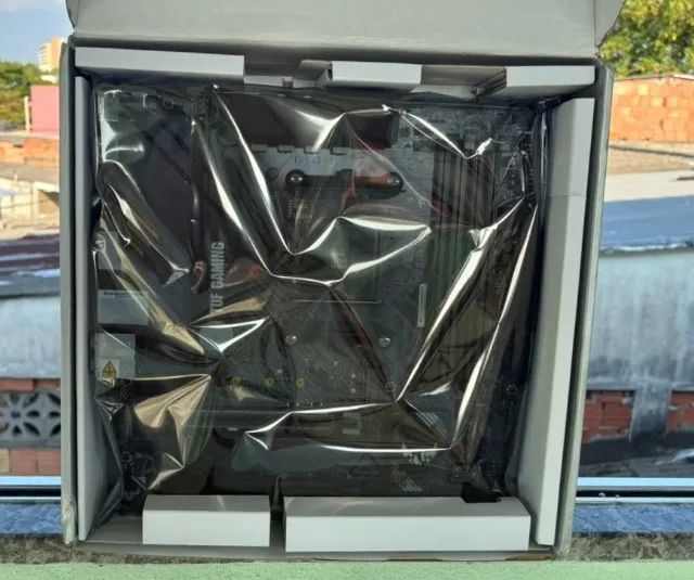 Placa Mãe ASUS TUF Gaming B550M-Plus (Nova / Lacrada) - Foto 2